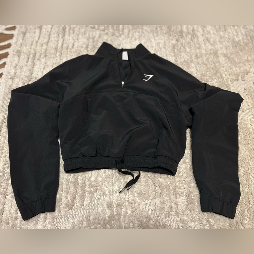 Gymshark Black Cropped Pull Over